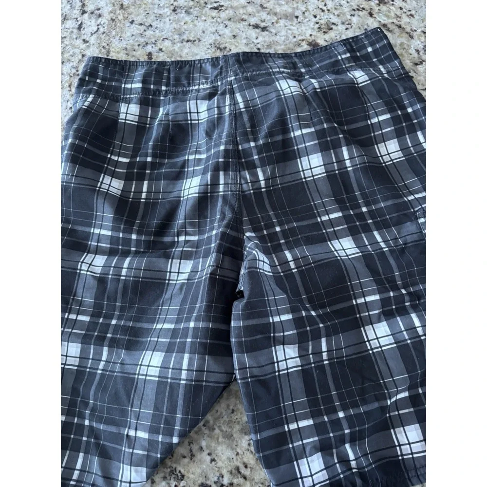 Massimo Men's‎ Size 34 Swimsuit 9 Inch Inseam, Black White. 3510